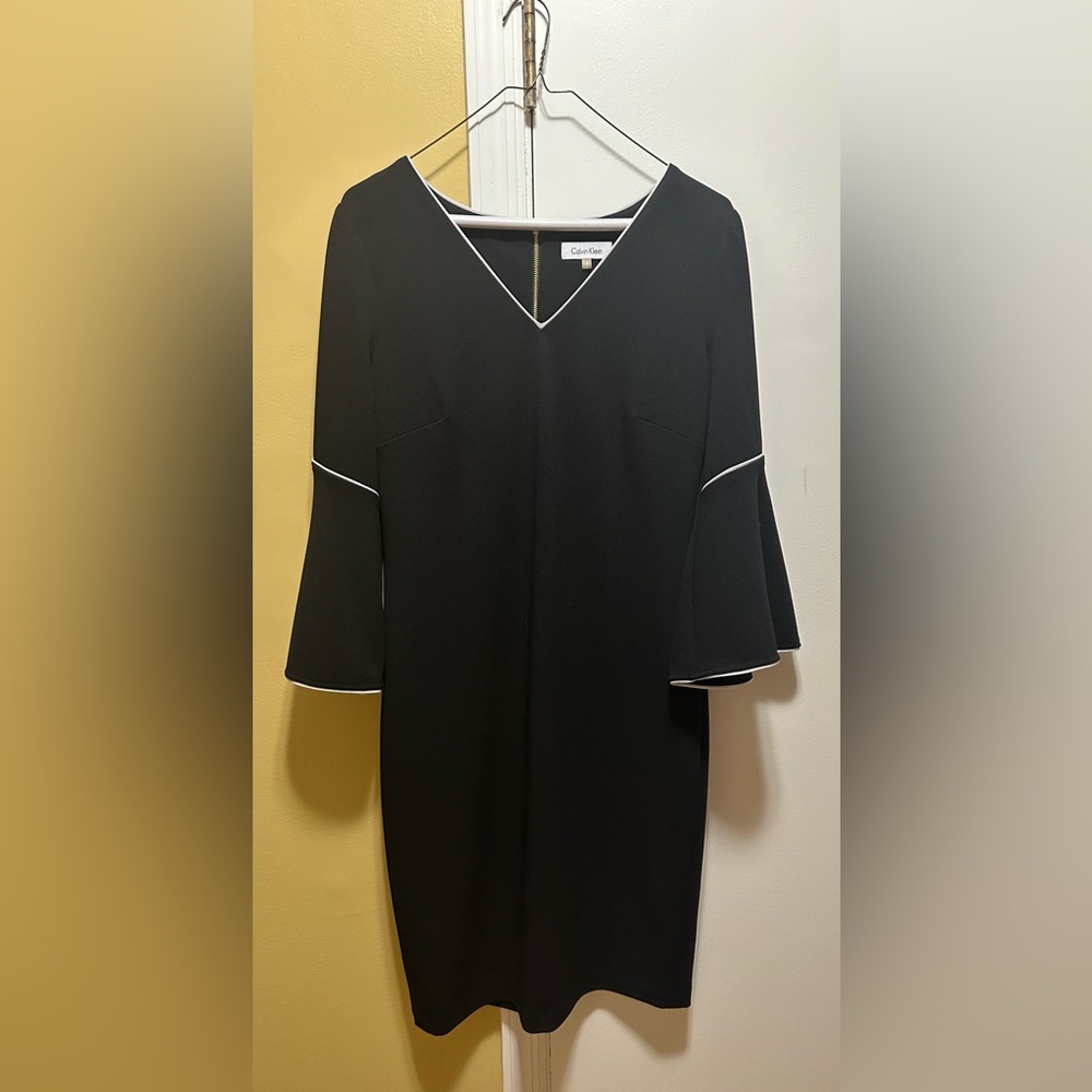 Calvin Klein V Neck Black Bell Sleeve Sheath Dress W/White Piping (8)